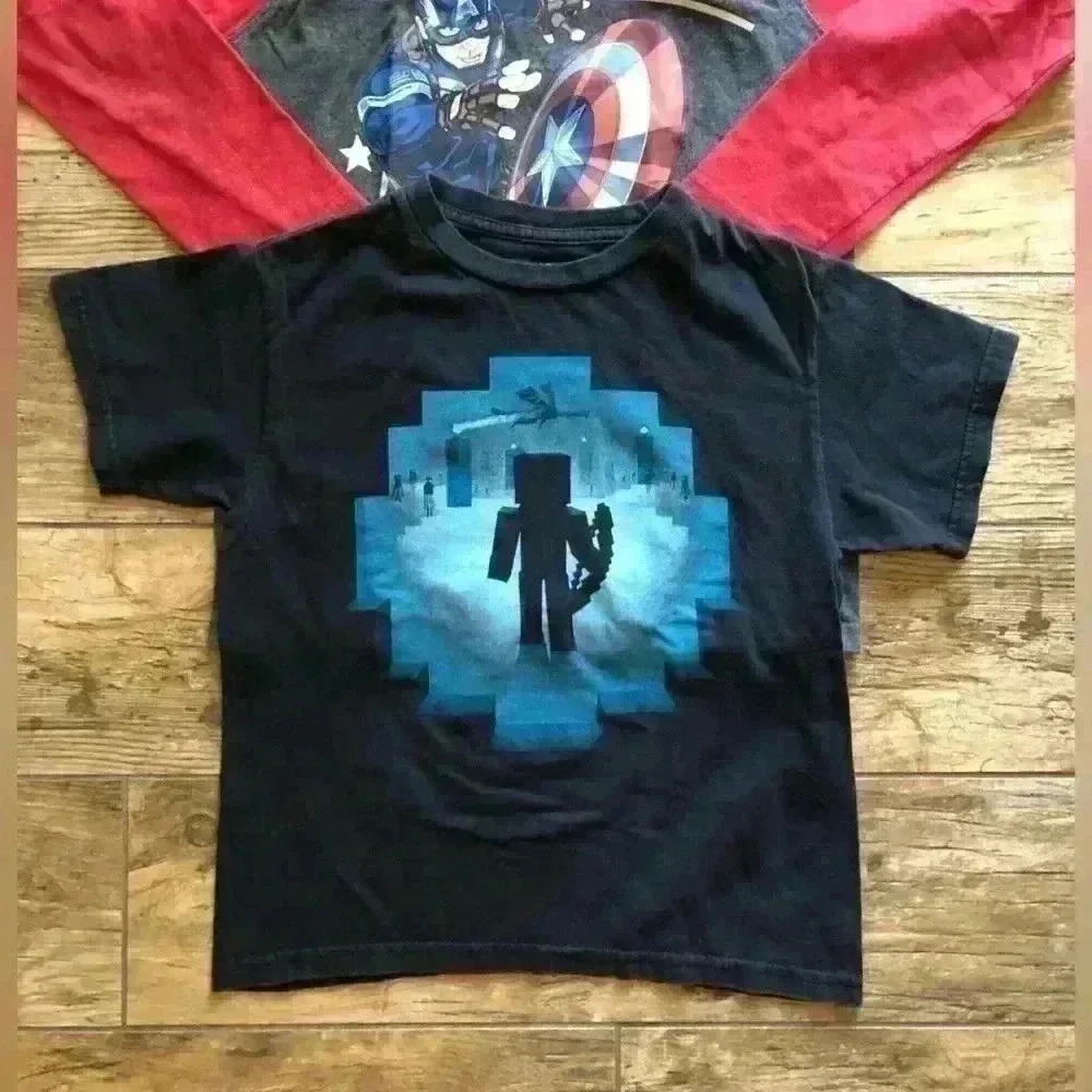 Lot of 2 boy t-shirts: minecraft and captain america - Picture 2 of 5